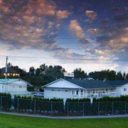 Fraser Bridge Inn Quesnel Esterno foto