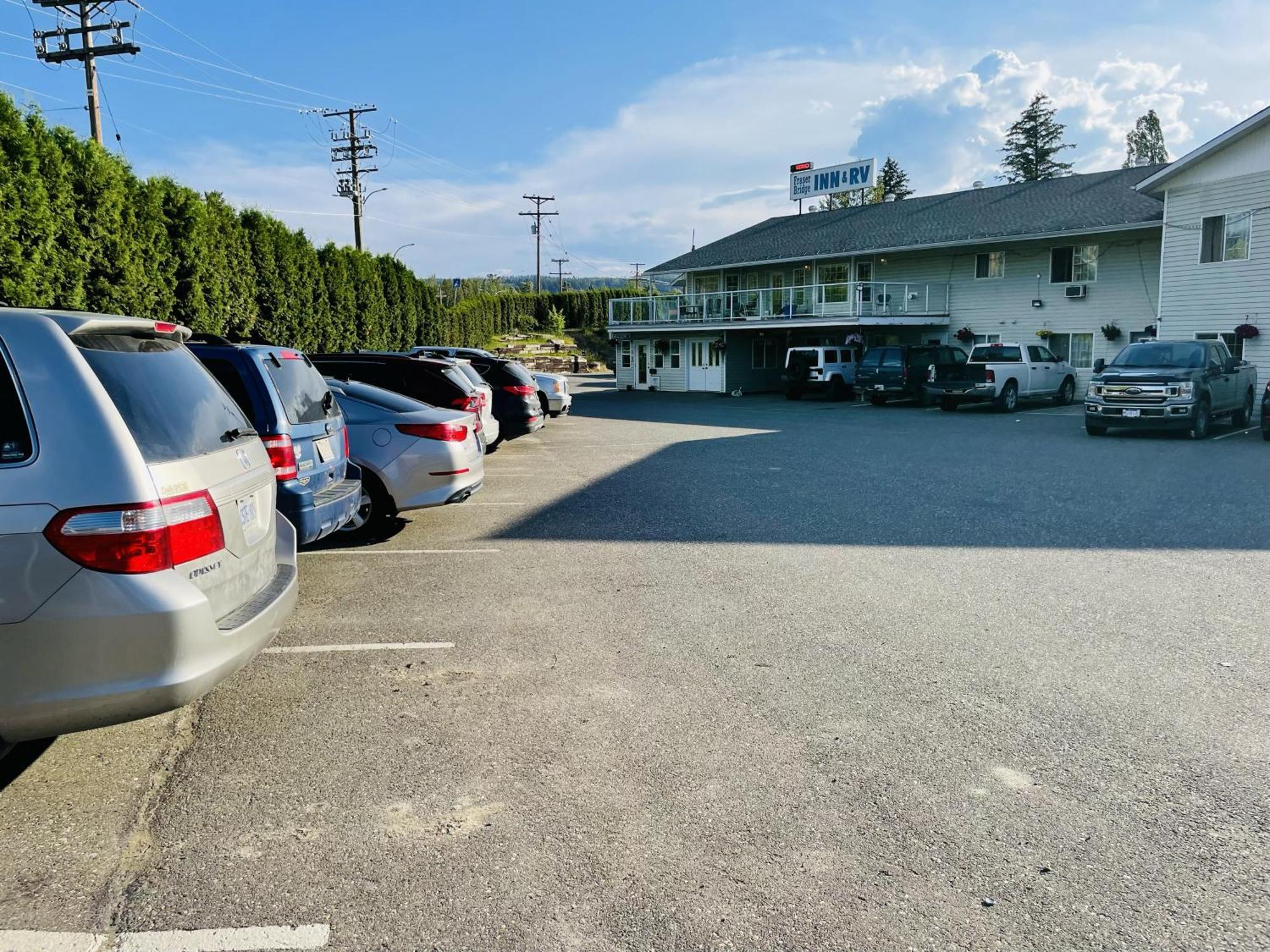 Fraser Bridge Inn Quesnel Esterno foto